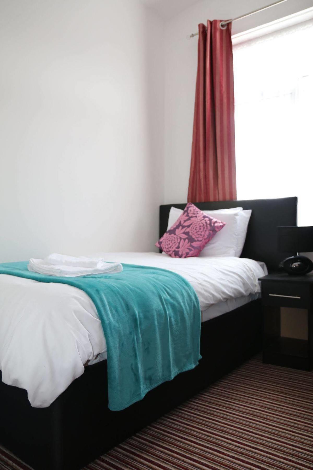 Metro House Star Accommodation Londres Exterior foto